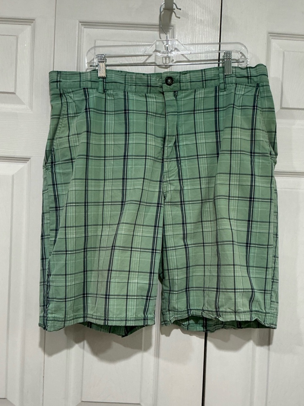 🤎 Izod Men’s Green Plaid Cotton Shorts - Size 38